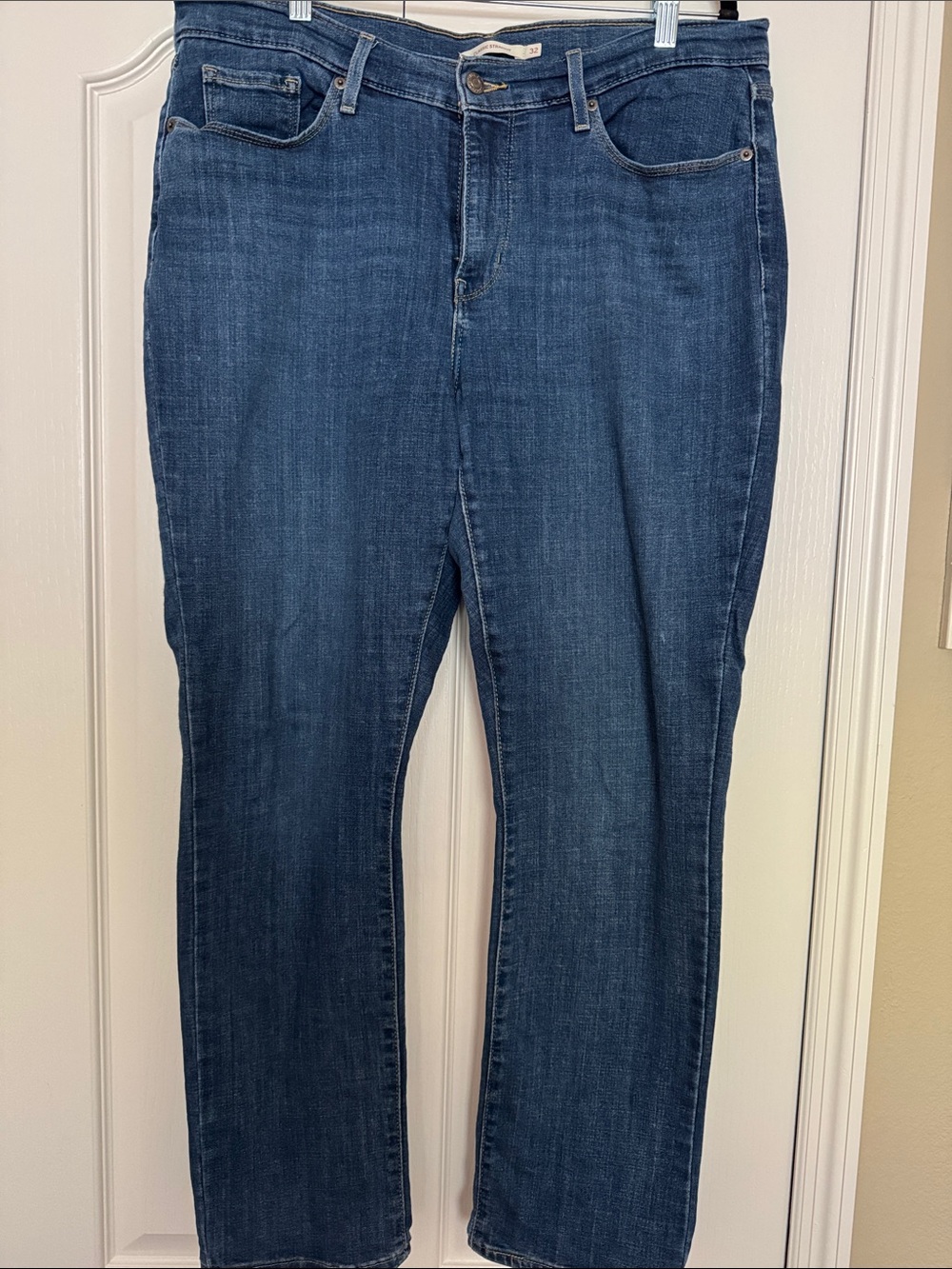 Levi's Women's Dark Blue Straight-Leg Jeans